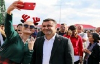 9’uncu Noel Pazarı’nda hoşgörü rüzgarı esti