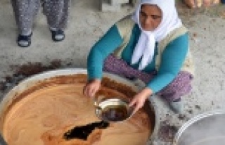 Akseki'de nar ekşisi mesaisi başladı