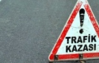 Alanya’da motosiklet ve otomobil çarpıştı: 3...