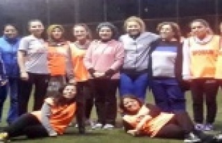 Alanyalı kadınlardan 5 Aralık'a özel bir...