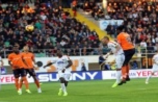 Alanyaspor liderden  bir puan aldı