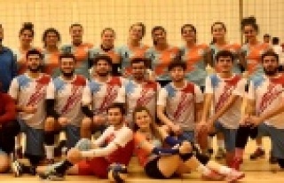 ALKÜ voleybol takımı 1. ligde