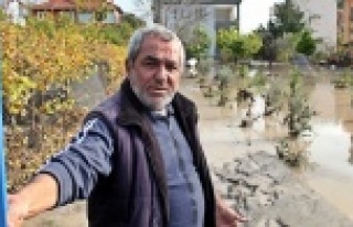 Antalya’da sele kapılan vatandaşlar o anları...