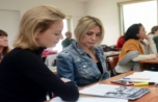 ASMEK yabancılara Türkçe öğretiyor