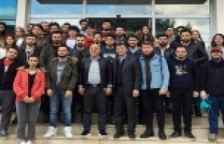 Başkan Çavuşoğlu öğrencilerle buluştu