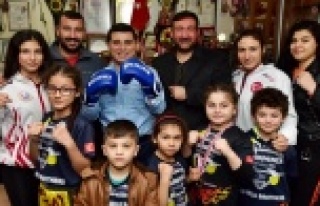 Başkan Tütüncü başarılı sporcuları kutladı