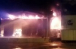 Depo yangını paniğe neden oldu