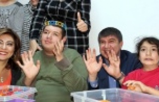 Engelli bireylerin yuvası ödüllendirildi