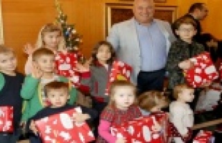 Konsolos Şahin Litvanyalı çocuklarla buluştu