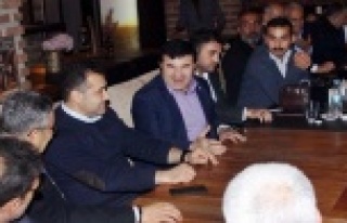 Tanrıseven dostlarıyla hasret giderdi