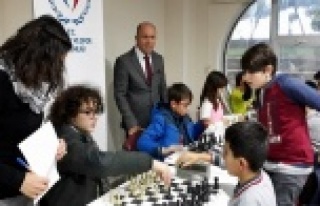 Alanya'da genç satranççılar ödüllendirildi