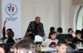 Alanya'da satranç turnuvasına yoğun ilgi