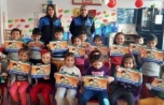 Alanya polisi miniklere 'polislik' mesleğini...