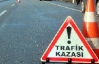 Alanya’da motosikletle minibüs çarpıştı: 1...