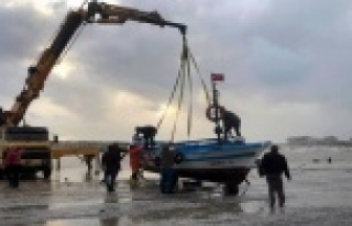 Alanya’daki fırtınada liman çöktü!