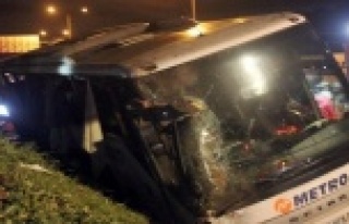Antalya otobüsü kaza yaptı: 2 ölü, 21 yaralı...