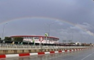 Felaketin izlerini silmeye çalışan Antalya'da...