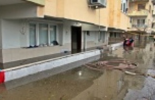 Sağanakta 20’ye yakın evi su bastı!