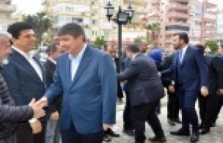 Türel Alanya’da partilileriyle buluştu