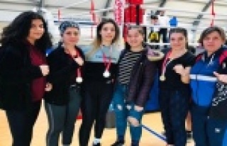 Belediyesporlu minikler ilk kez katıldıkları şampiyonada...