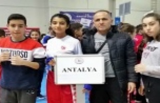 Kick Boks’ta Türkiye şampiyonu Alanya’dan