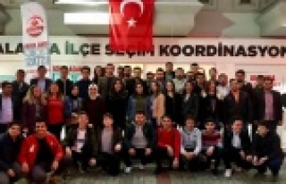 Ak Gençlik Alanya  tam kadro sahada