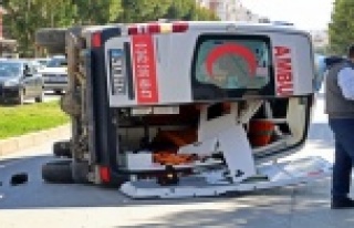 Akıl almaz kaza! Alışveriş poşetlerini yerleştiriyordu