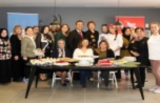 Alanyalı kadınlar 'Mutlu Pasta Atölyesi'nde...