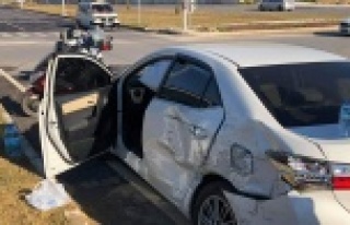 Alanya Çevreyolunda kaza: 3 yaralı var