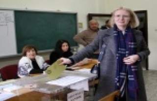 Alanya’nın Rus başkan adayı oyunu kullandı