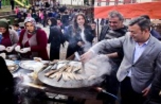 Öğrencilere sağlıklı beslenmeyi aşılayan ziyafet