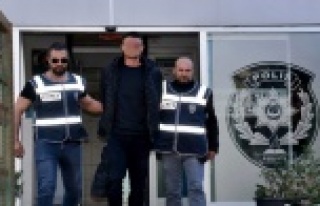 Polisleri bıçakla yaralayan saldırgan yakalandı!