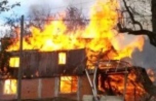 Alanya'da elektrikli soba evde yangın çıkardı