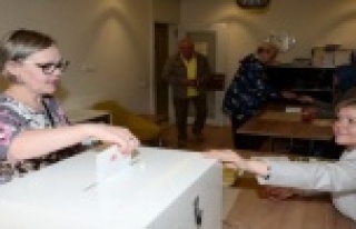 Alanya'da Finlandiyalı seçmenler sandık başına...