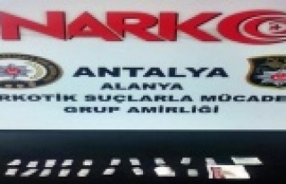 Alanya'da şüpheli araçtan eroin çıktı