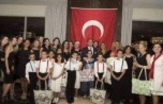 Alanyalı öğrencilerden Dubai'de gururlandıran...