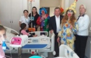 CHP hastanedeki çocukları unutmadı