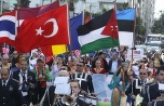 Dünya çocukları Antalya’da buluştu