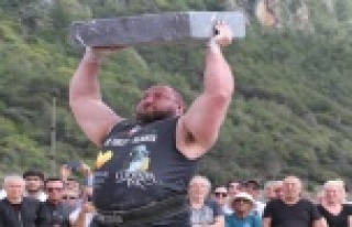 Dünya'nın en güçlü adamları Kleopatra Plajı'nda...