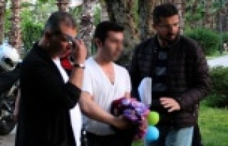 Eve geç gelen kızına kadın kılığında takip