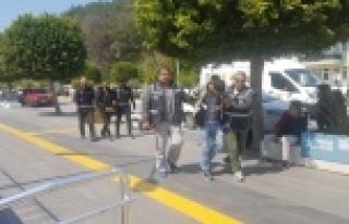 FETÖ bahanesiyle yaşlı kadını dolandırdılar