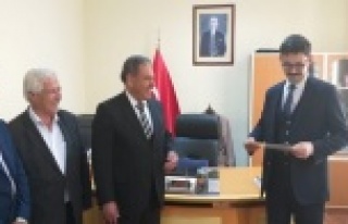 Gündoğmuş Belediye Başkanı Özeren mazbatasını...