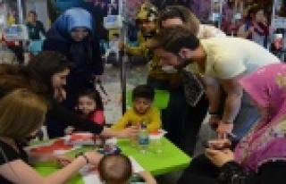 Hasta çocuklara 23 Nisan sürprizi!