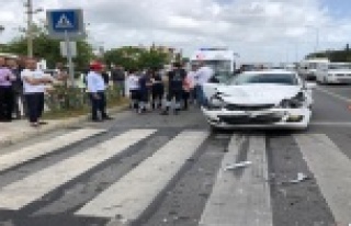 Alanya'da yaya geçidinde kaza: 2 yaralı var
