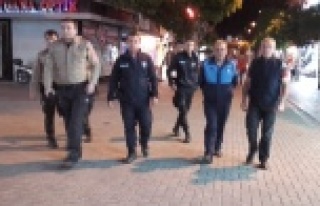 Alanya'da zabıta ve polis elele gece mesaisinde