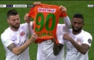 Antalyasporlu futbolcular golden sonra Josef Sural'ın...