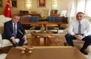 Başkan Böcek, Bakan Ersoy ile turizm alt yapısını...