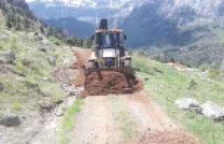 Böcek, Alanya'daki yayla yollarını sezona...