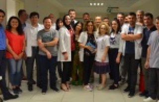 Hastane çalışanları bayramlaştı