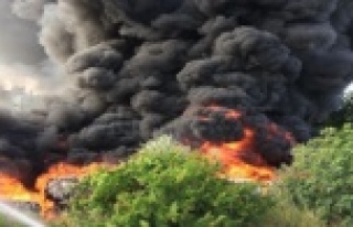 Havai fişek hurdalığı alev topuna döndürdü